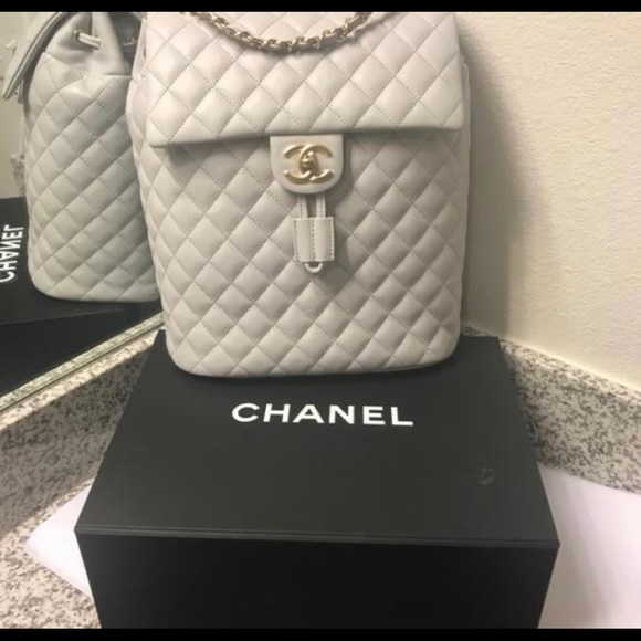 CHANEL BACKPACK - Picture 5 of 12